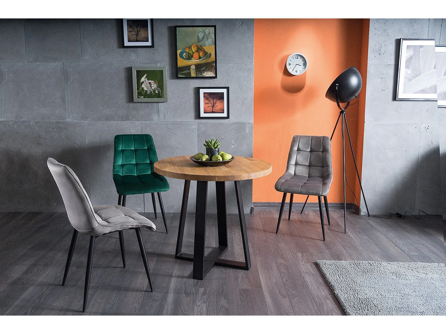 Chaise design velours vert et pieds noirs Harriet