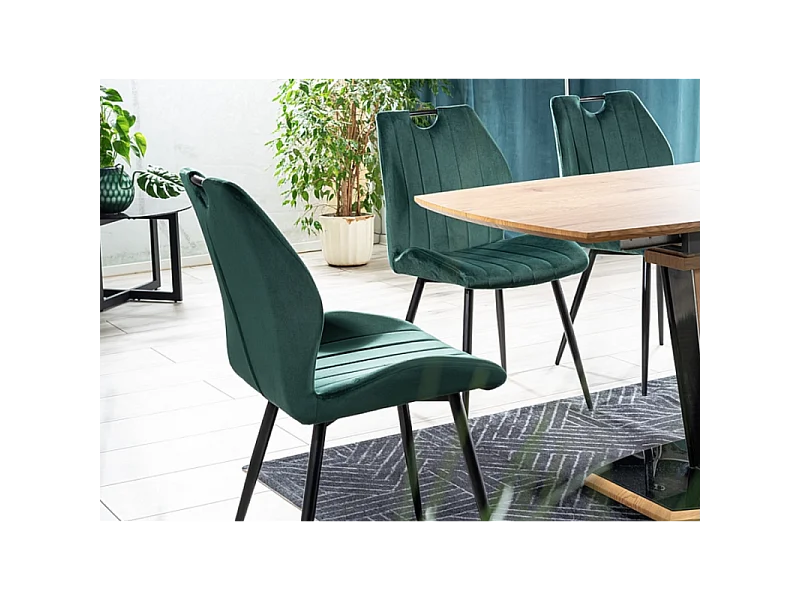 Sedia di design Skal in metallo nero e velluto verde