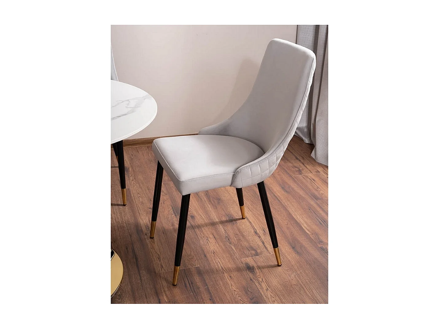 Silla de diseño Sommer de metal negro y dorado y terciopelo gris claro