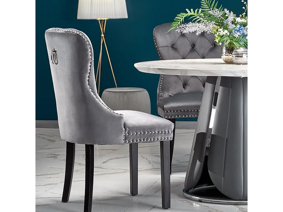 Chaise capitonnée en velours gris avec pieds noirs en bois massif BERENICE