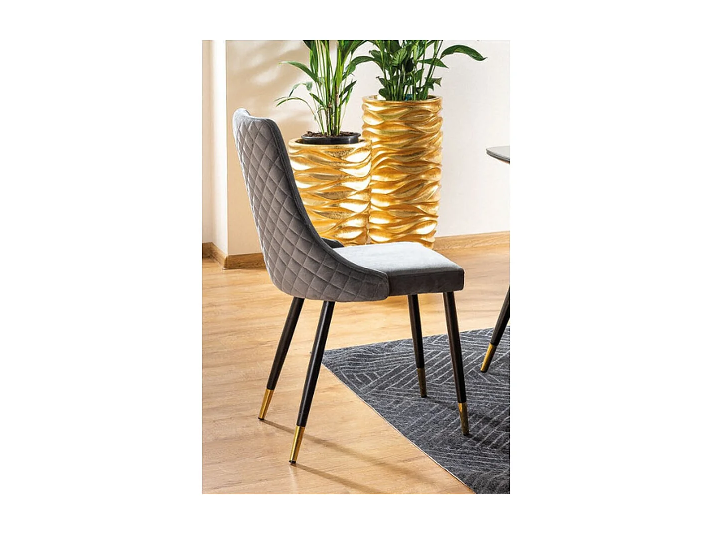 Silla de diseño Sommer de metal negro y dorado y terciopelo gris