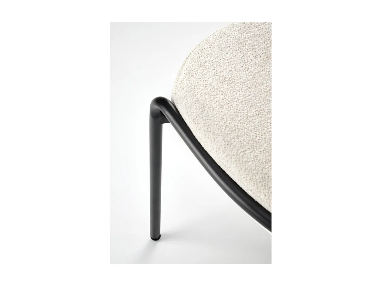 Sedia di design Felipe in tessuto crema con gambe in metallo nero