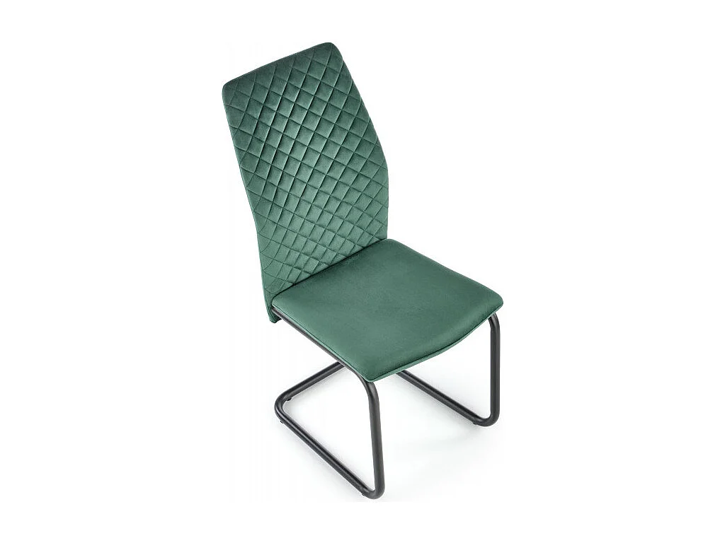 Chaise en velours vert avec haut dossier et piètement design en métal noir ENOLA