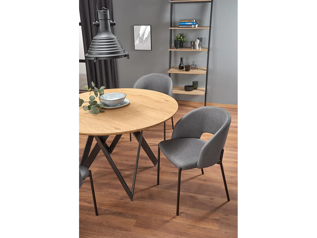 Sedia in tessuto grigio con gambe in acciaio nero LAW