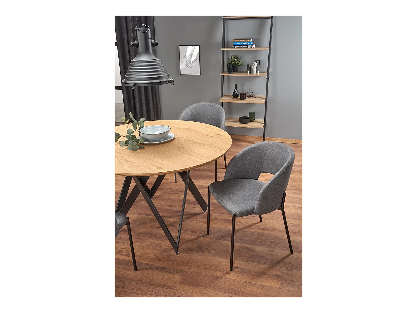 Silla de tela gris con patas de acero negro LAW