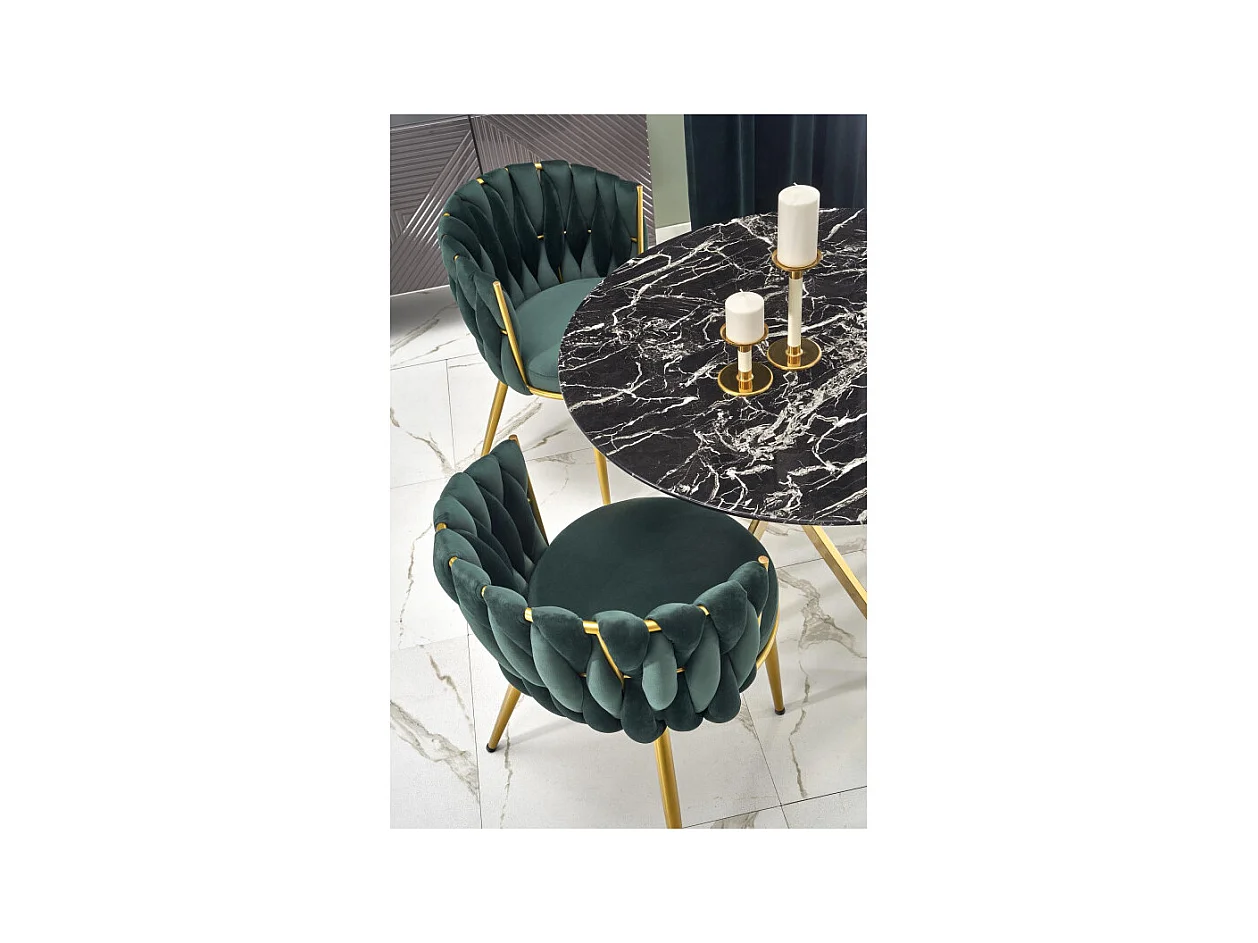 Mesa de 100 cm con tablero de aspecto mármol negro y base Mezzo dorada