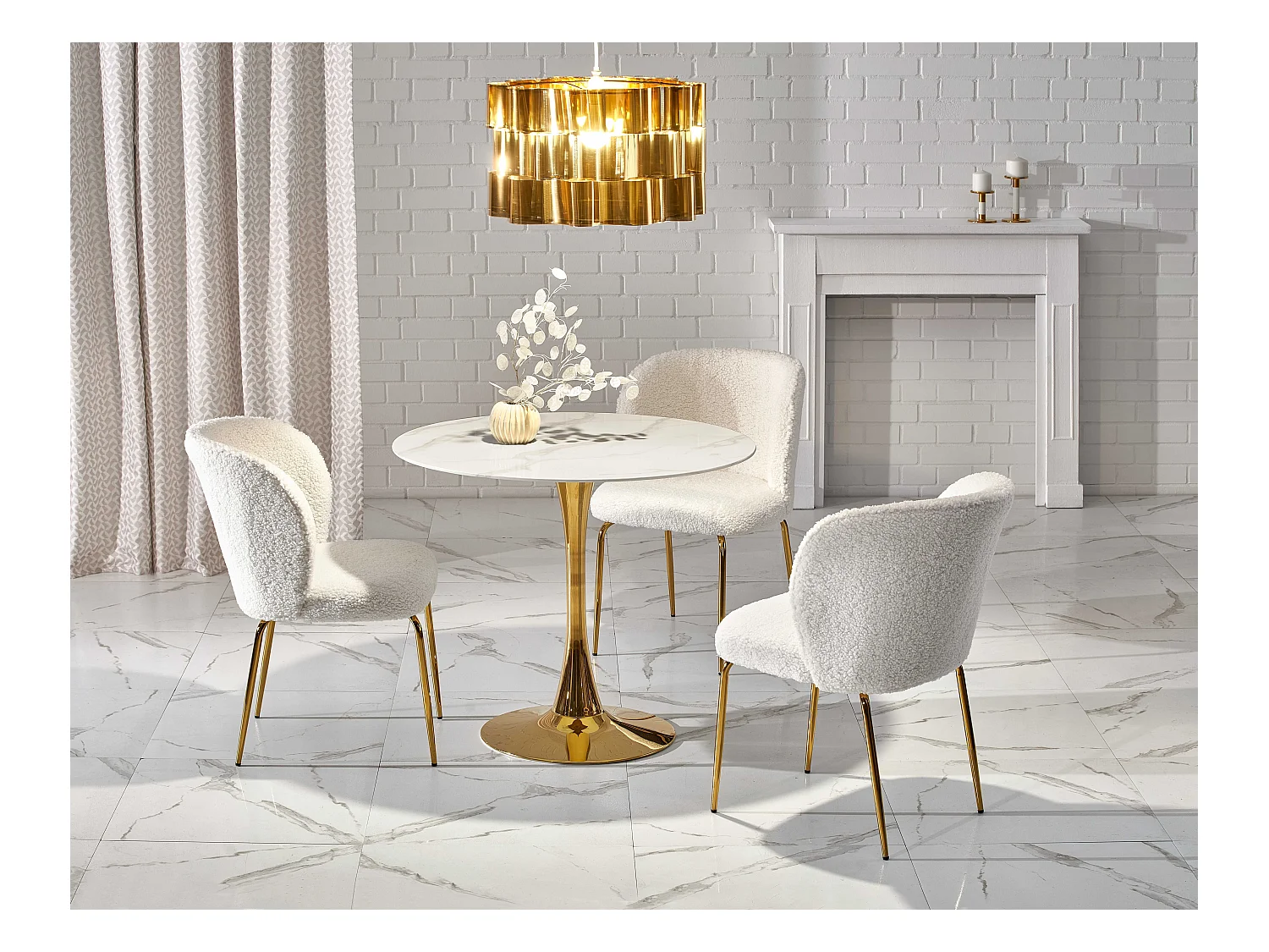 Mesa redonda con tablero de cristal imitación mármol blanco y pata central de acero dorado BOOTIS