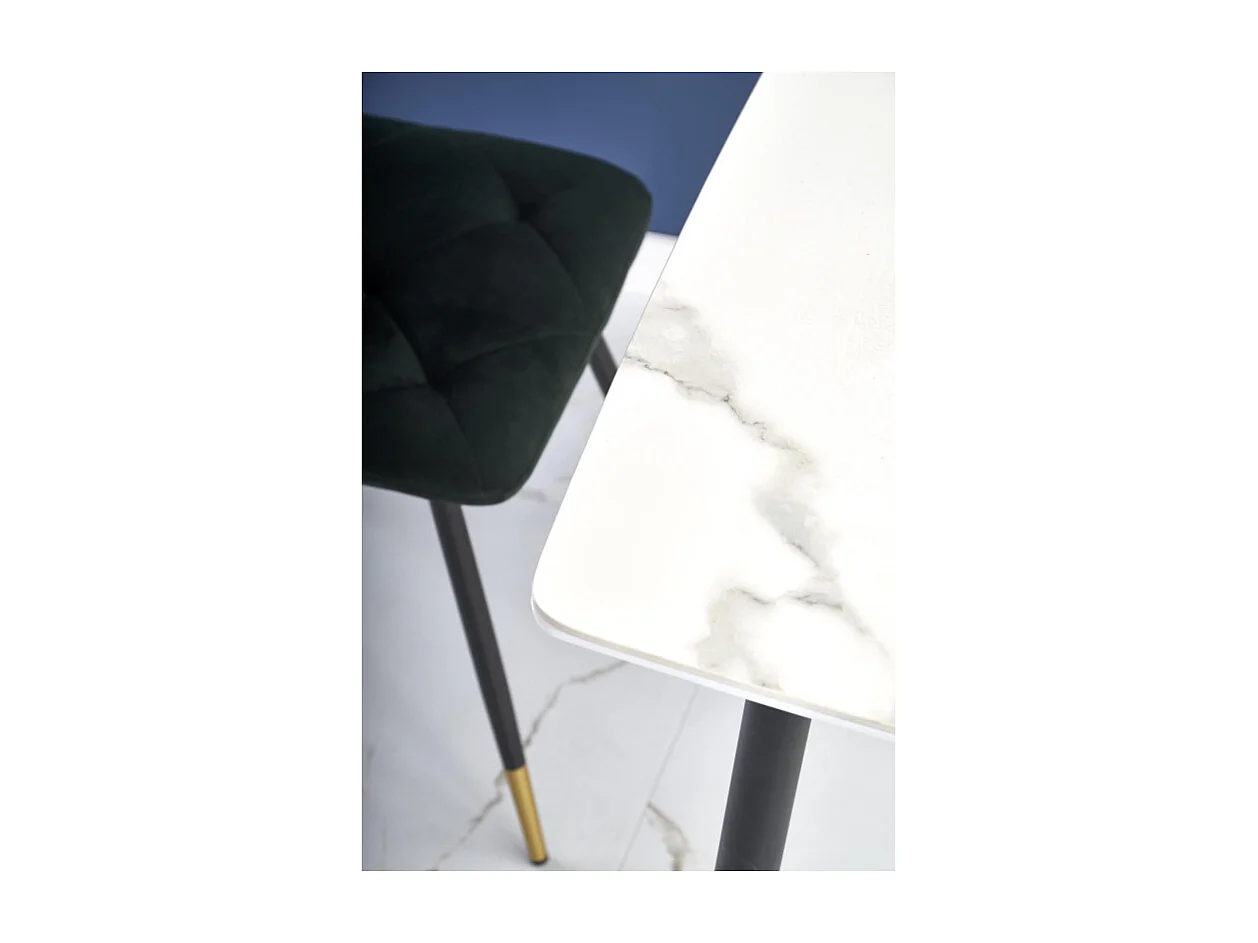Table à manger aspect marbre blanc avec pieds en métal noir BOCHICA