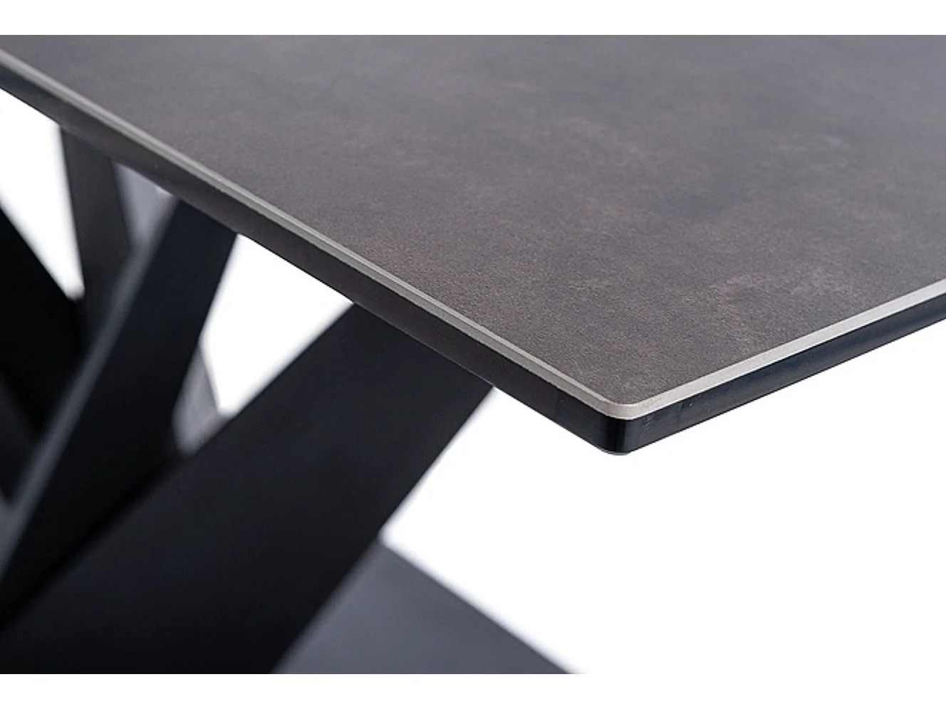Mesa extensible de cerámica negra y metal cristal 160cm Rizo