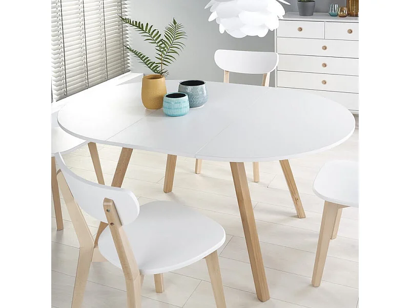 Mesa redonda escandinava con extensión 102cm Storend - Juego de 4 sillas Storend (360€)