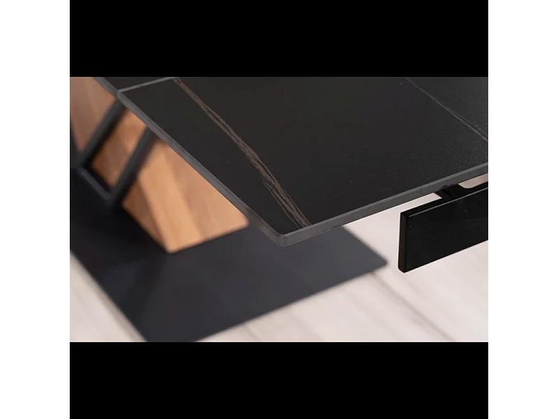 Tavolo design allungabile Viro 180-240cm in metallo ed effetto marmo