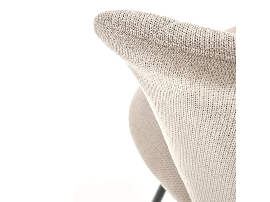 Chaise contemporaine en tissu beige et pieds en métal noir BELLE ILE