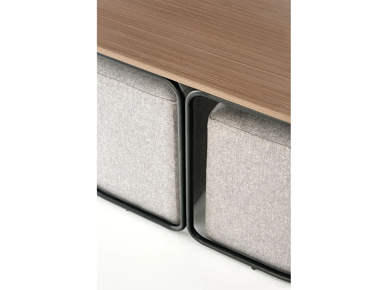 Ensemble table basse et deux poufs en tissu gris URSO