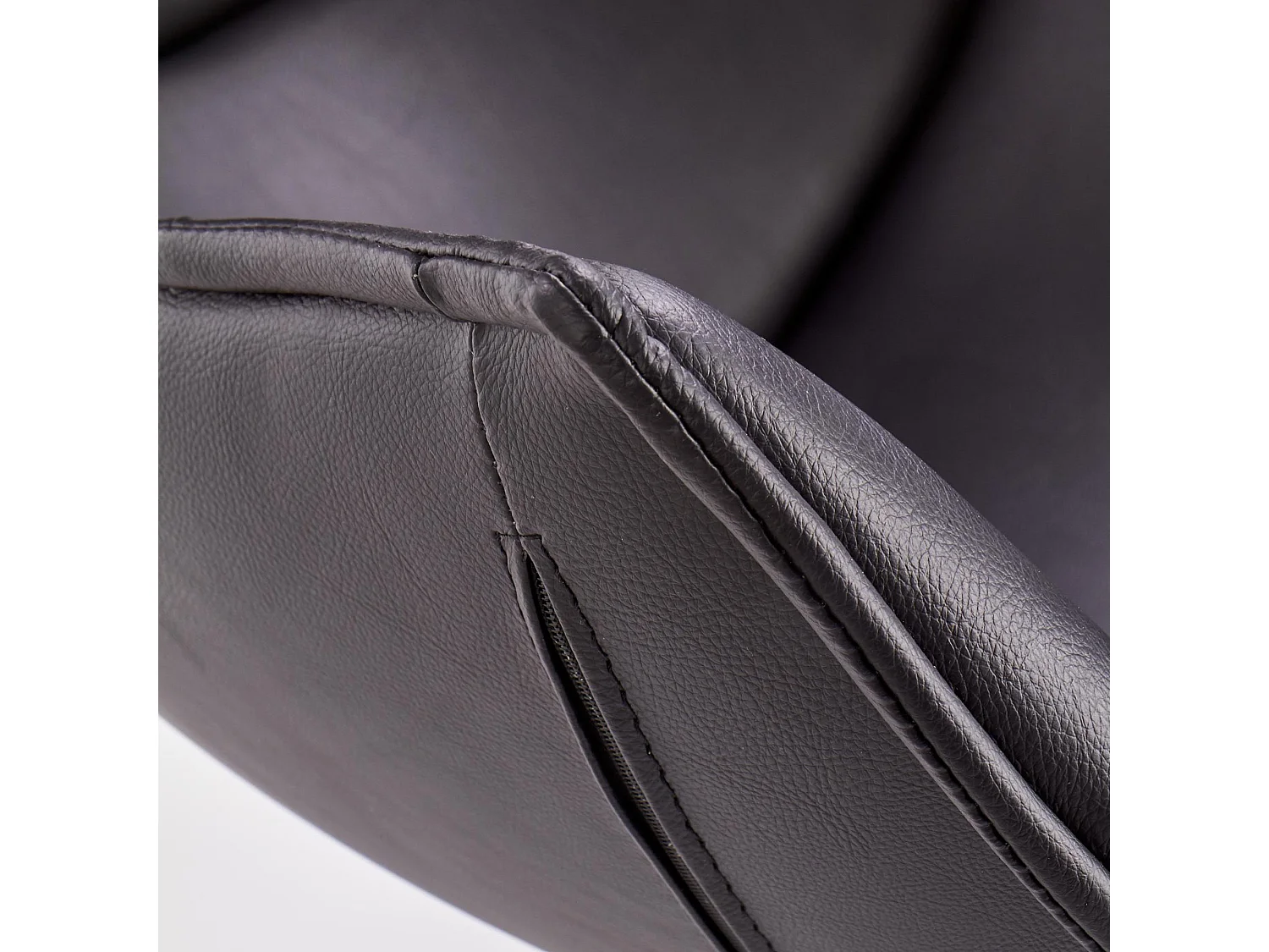 Sillón giratorio de diseño Oliver negro con base de acero inoxidable