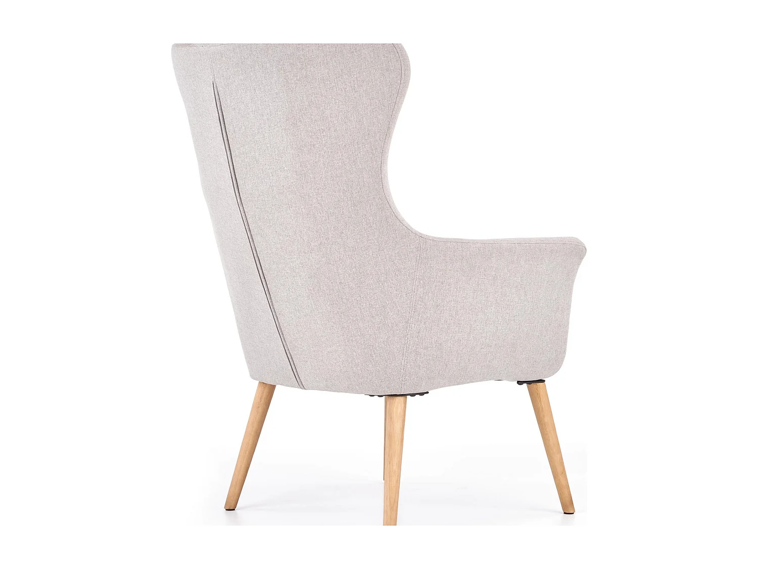 Sillón tapizado en tela gris claro con respaldo alto y patas de madera de caucho WISH