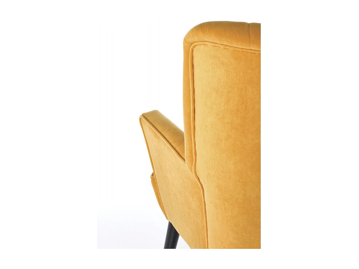 Fauteuil contemporain en velours jaune moutarde avec haut dossier et pieds noirs en bois massif CYRUS