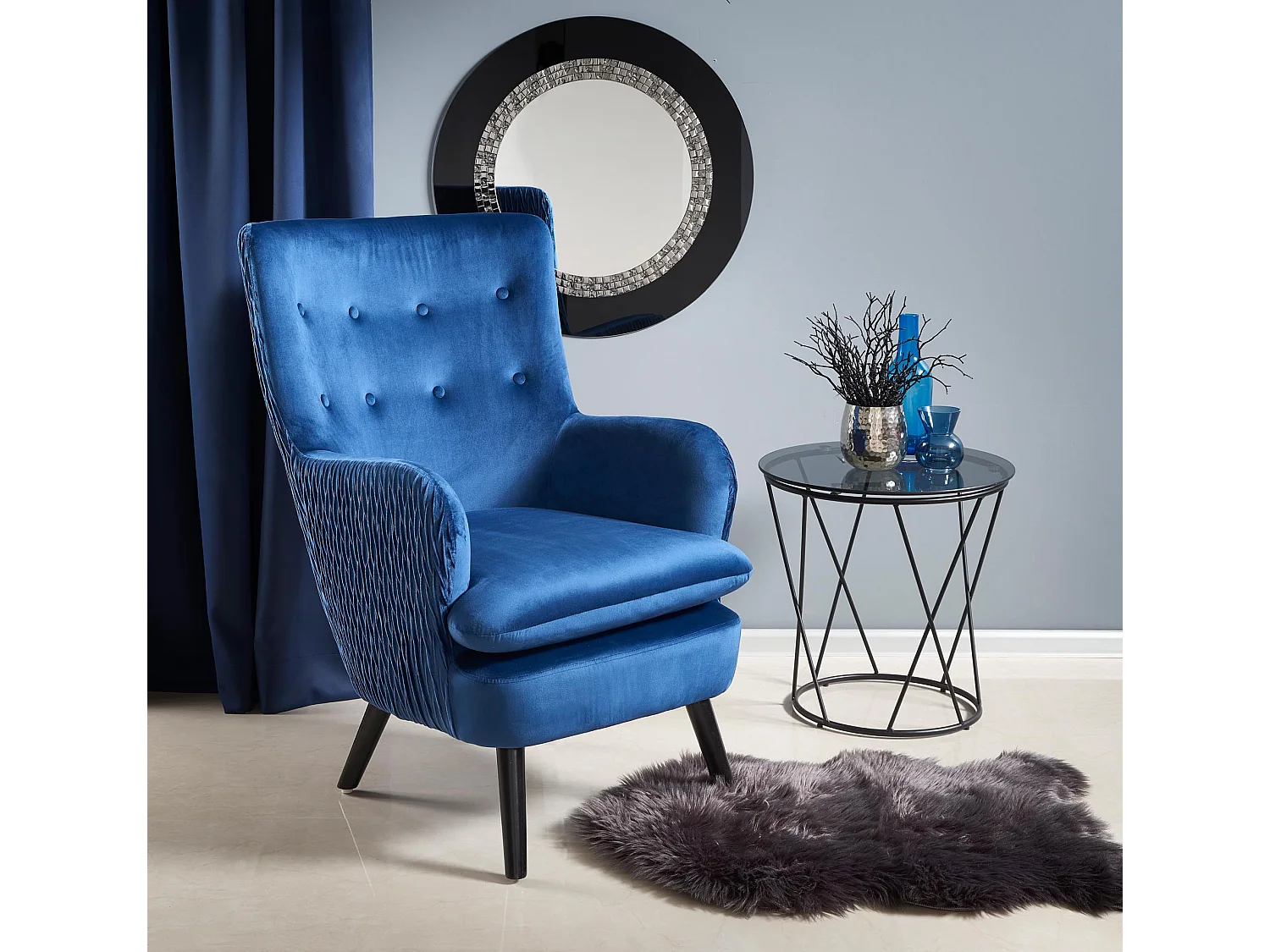 Fauteuil en velours bleu avec pieds en bois massif noirs Coventry