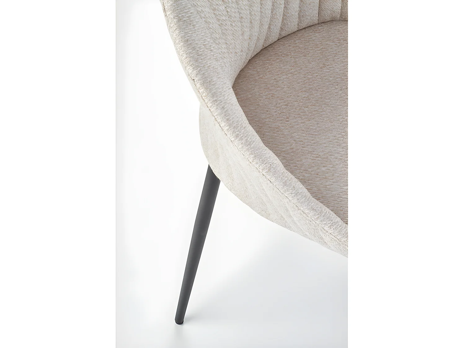 Chaise de salle à manger en tissu beige avec pieds en acier noir Pise