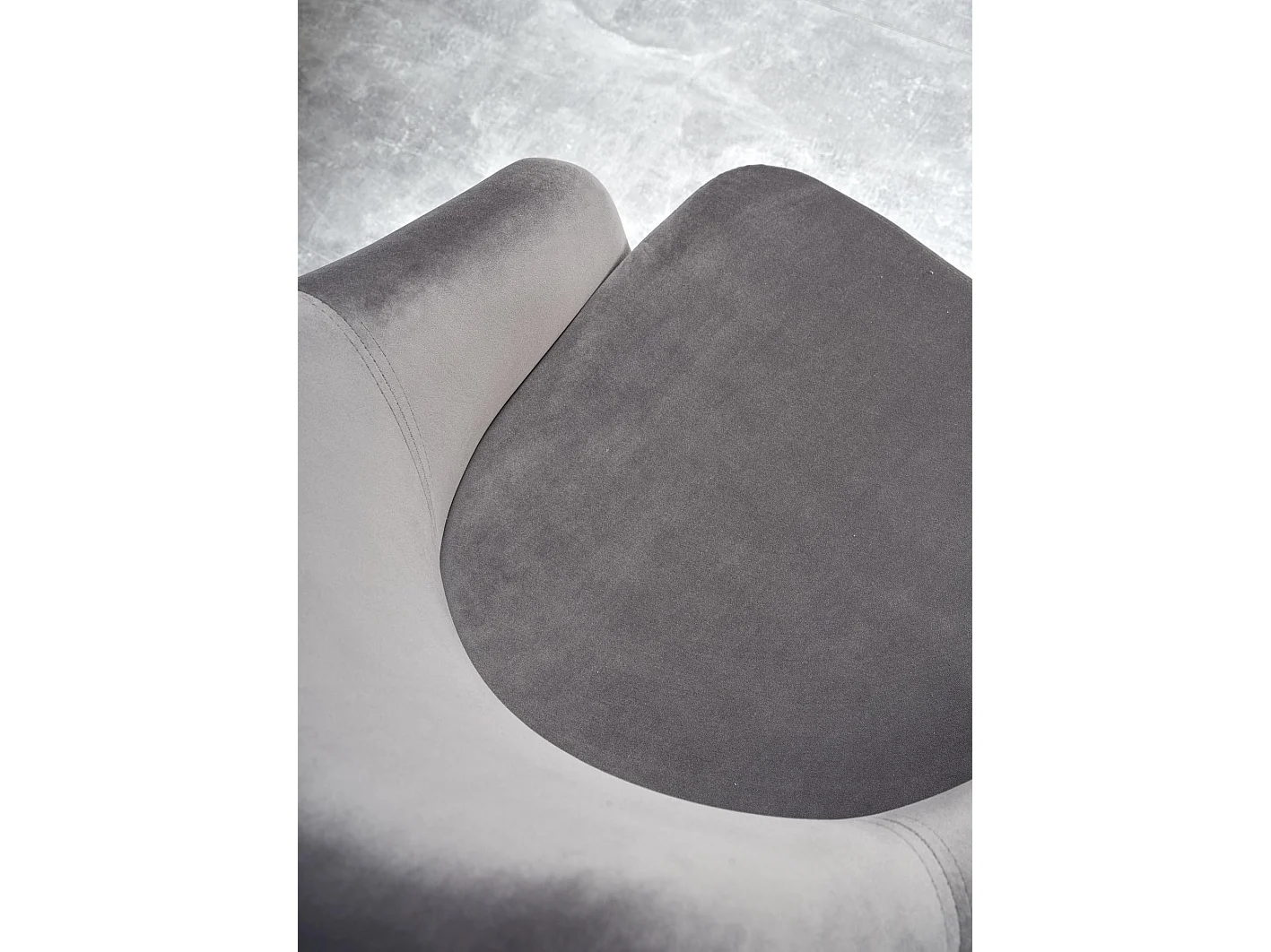 Silla de comedor KANDRA de terciopelo gris claro y patas de madera maciza gris grafito