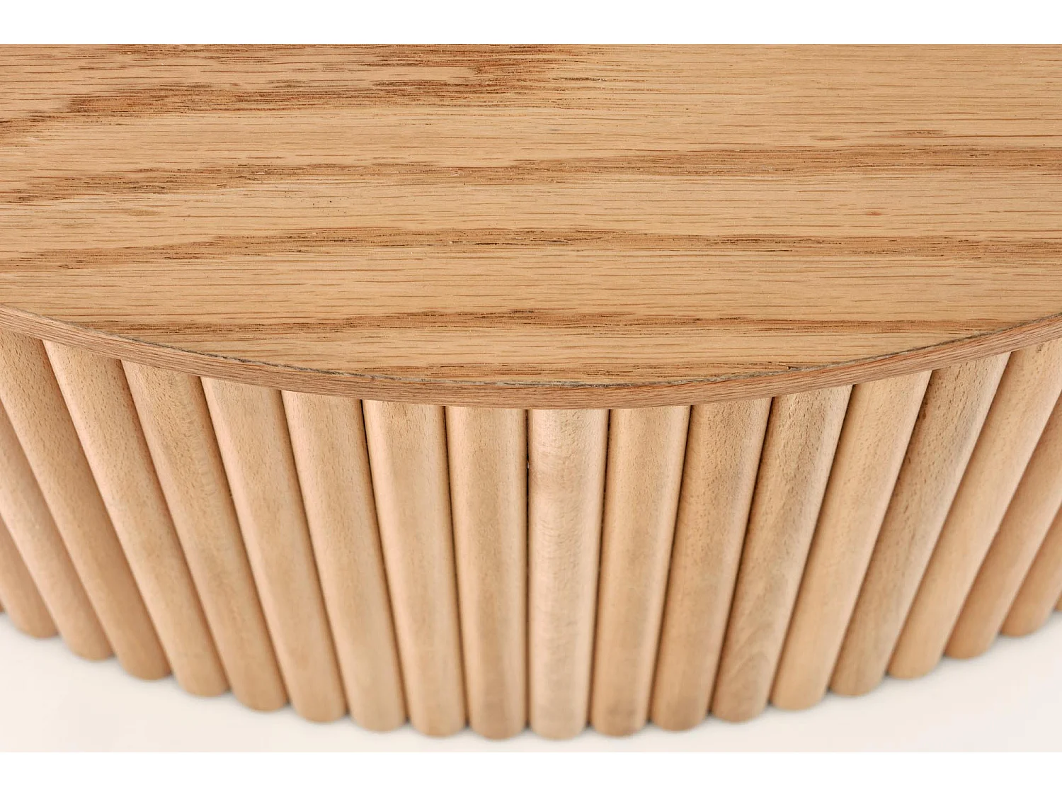 Mesa de centro redonda con chapa de madera maciza MOLENE-L