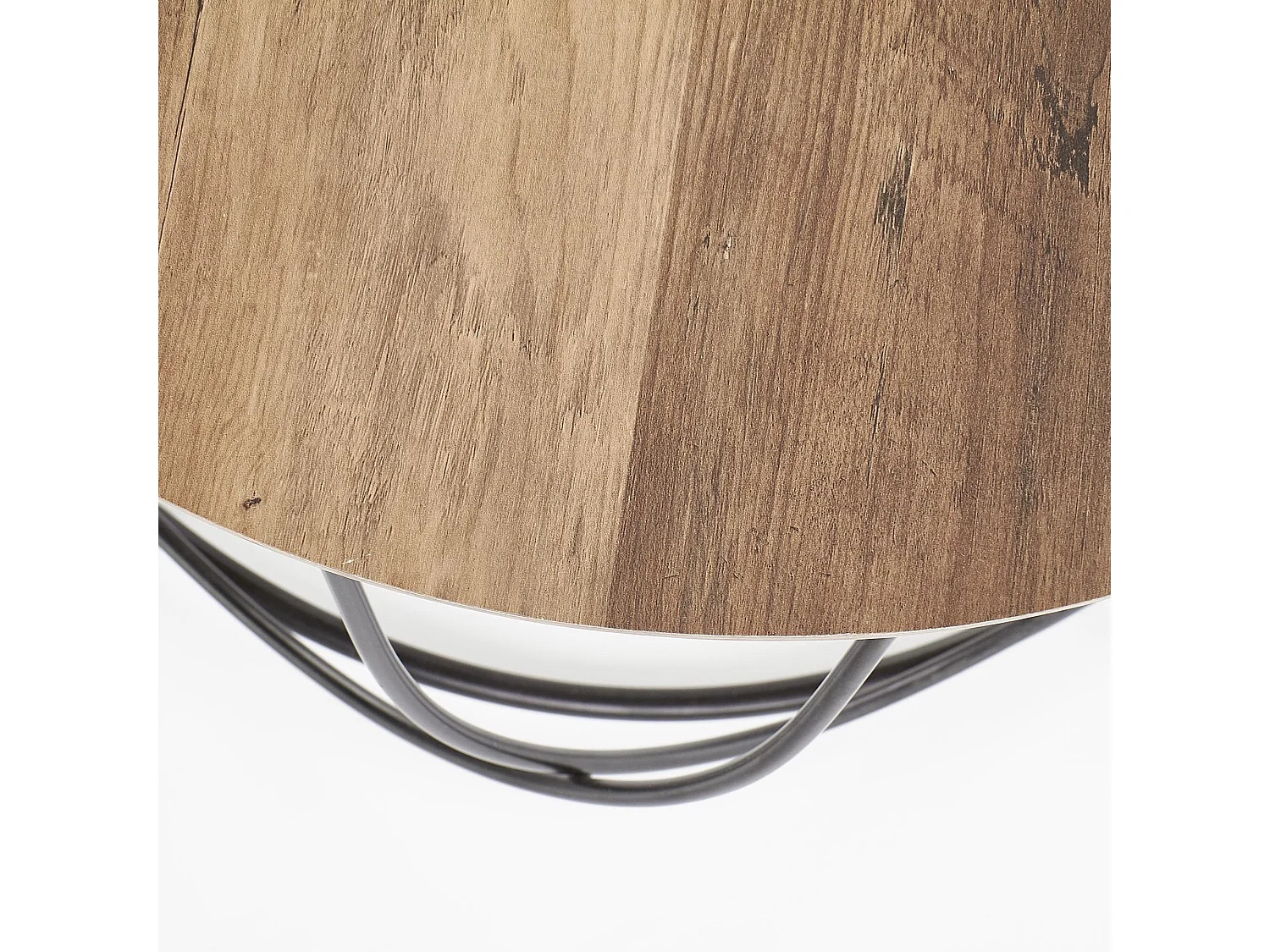 Table basse ronde avec plateau rond diamètre 60 cm et structure design en acier noir Bocage