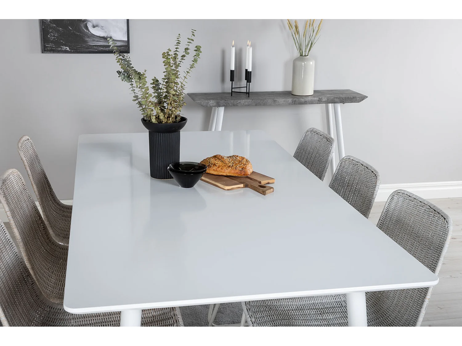 Polar180X90WHWH eethoek eetkamertafel wit en 6 Cirebon eetkamerstal rotan whitewash.