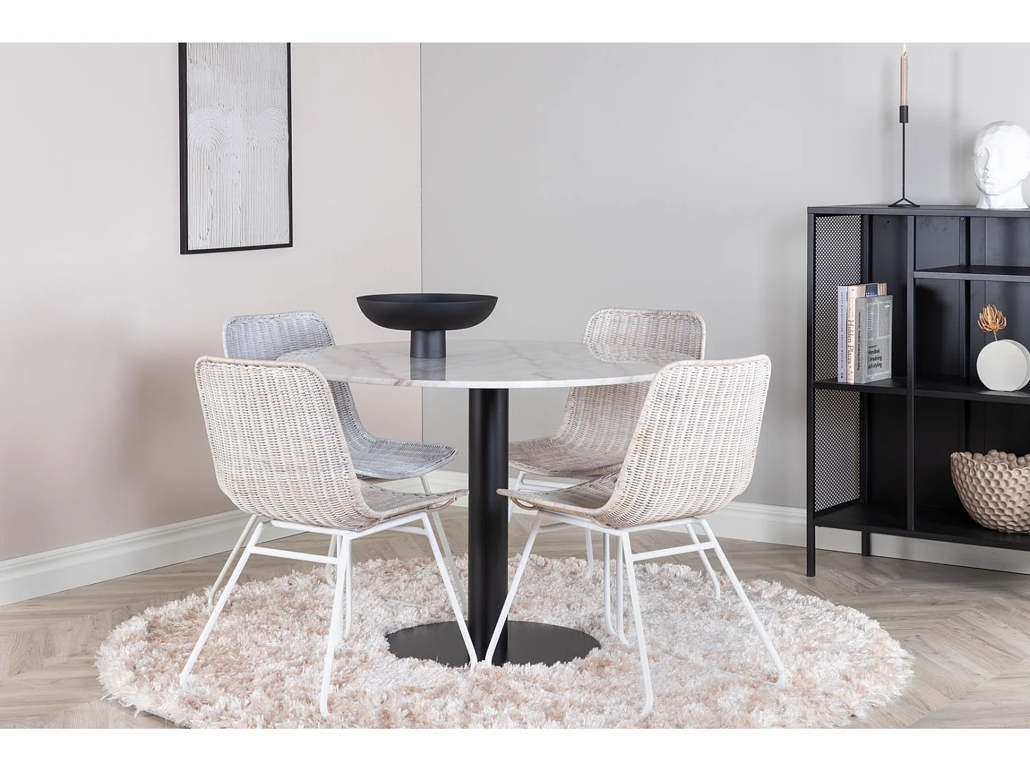 EstelleØ106WHBL ensemble table, table blanc, marbre et 4 Cirebon chaises rougein whitewash.