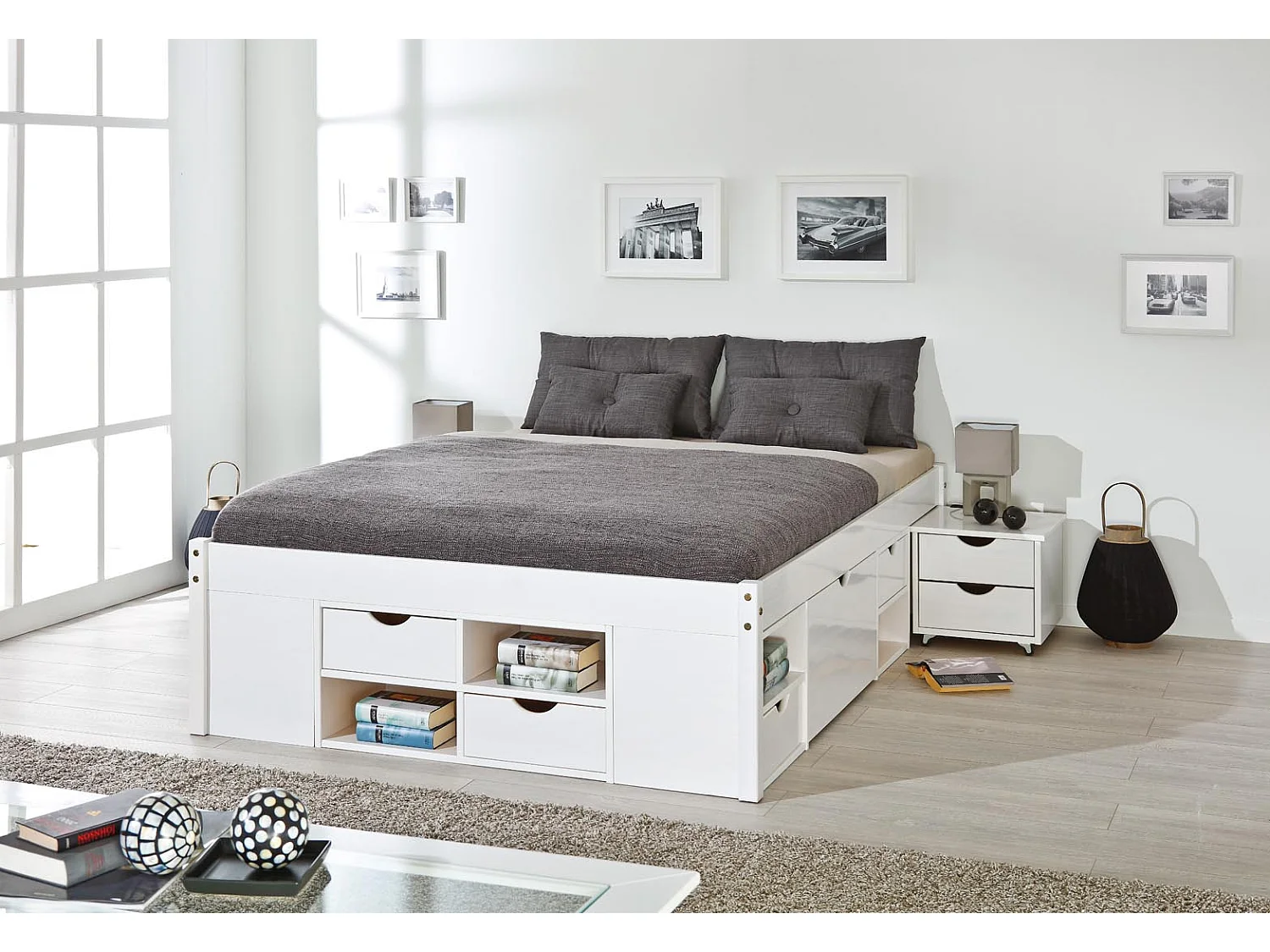 Wit bed tweepersoonsbed met royale bergruimte 180 x 200.