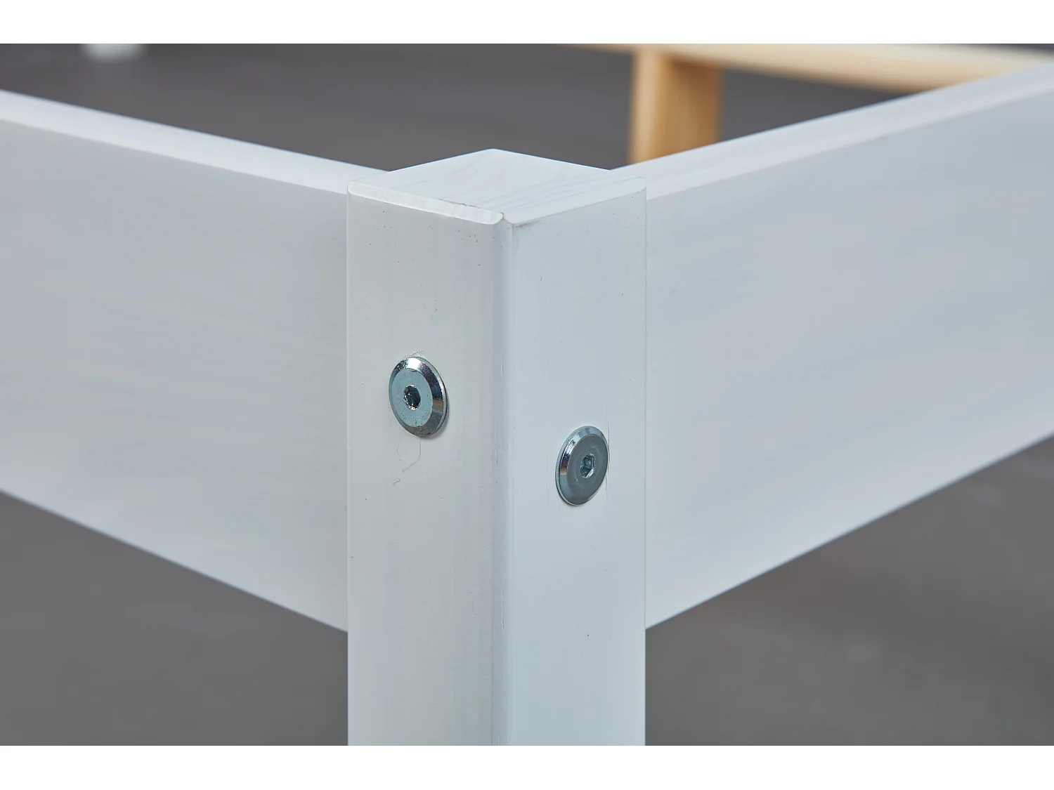 Vicki bed 140x200 cm wit gelakt.