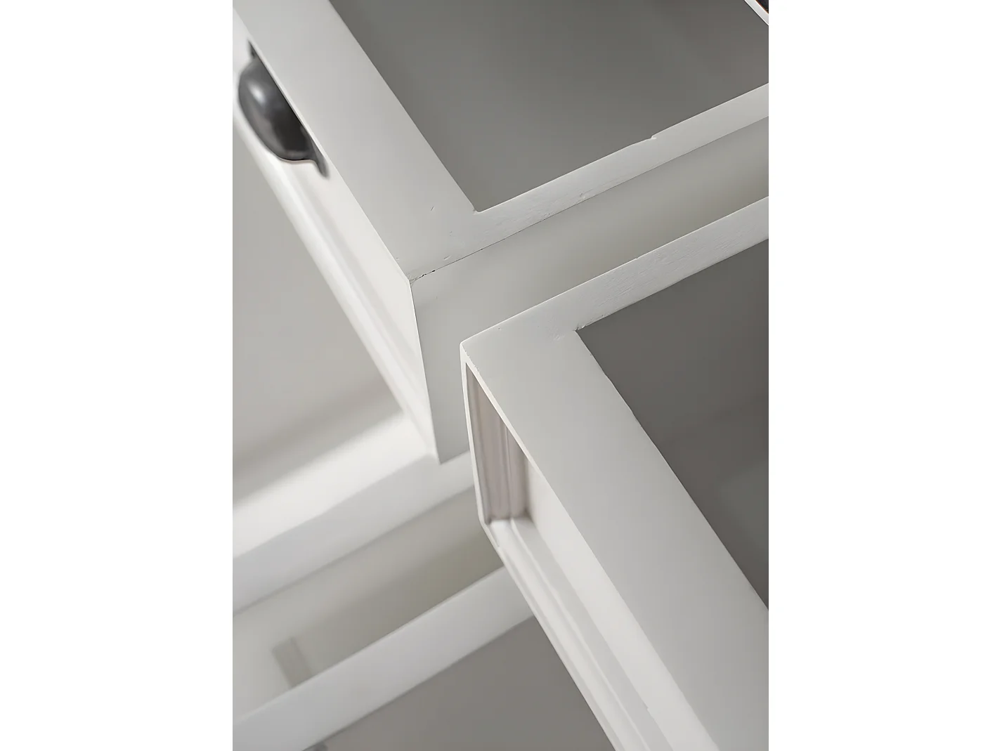 HalifaxContrast buffet 5 portes, 2 grande og 1 petit tiroir blanc, noir.