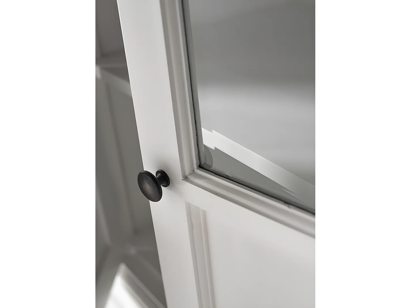 HalifaxContrast buffet 4 portes blanc, noir.