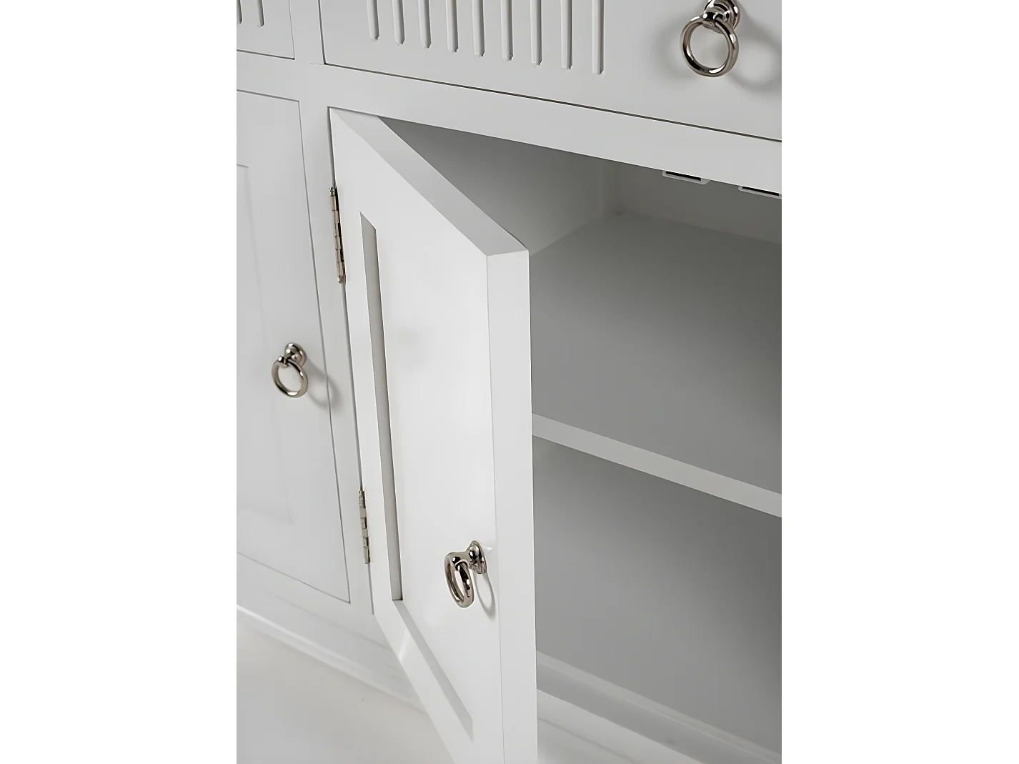 Skansen buffet 4 portes, 2 petit 1 grand tiroir blanc.