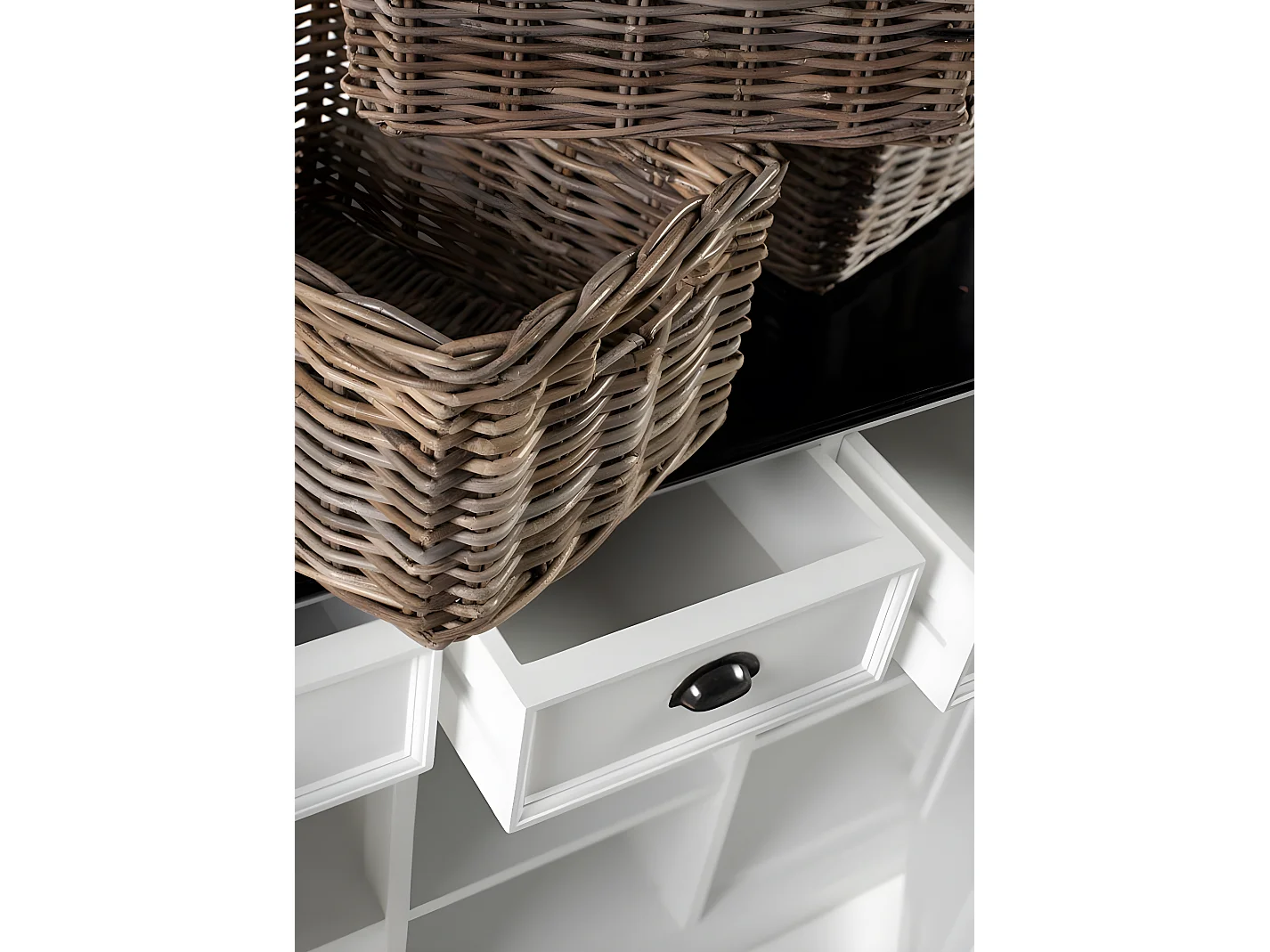 HalifaxContrast buffet 4 tiroirs, 2 portes, 4 paniers blanc, noir.