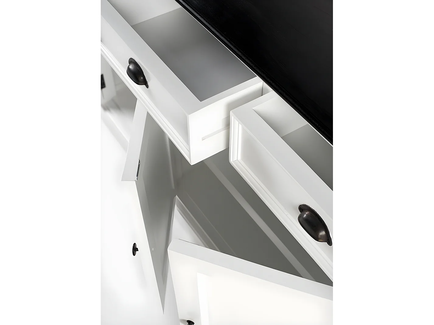 HalifaxContrast dressoir 4 deuren, 4 laden wit, zwart.