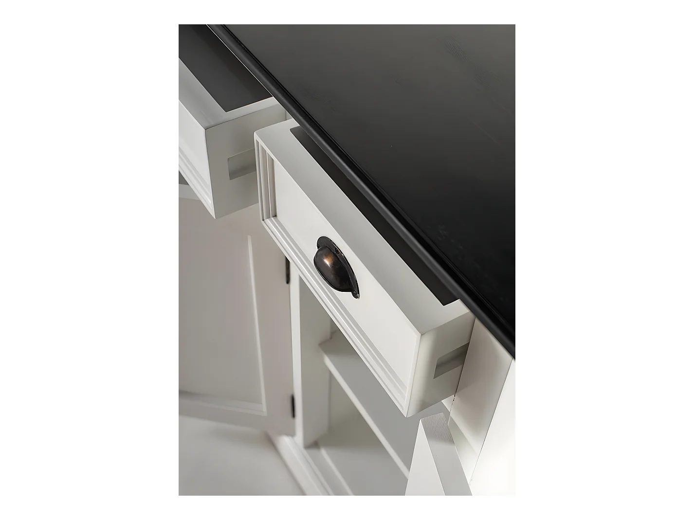 HalifaxContrast Sideboard 4 Türen, 2 kleine og 1 groß Schublade weiß, schwarz.