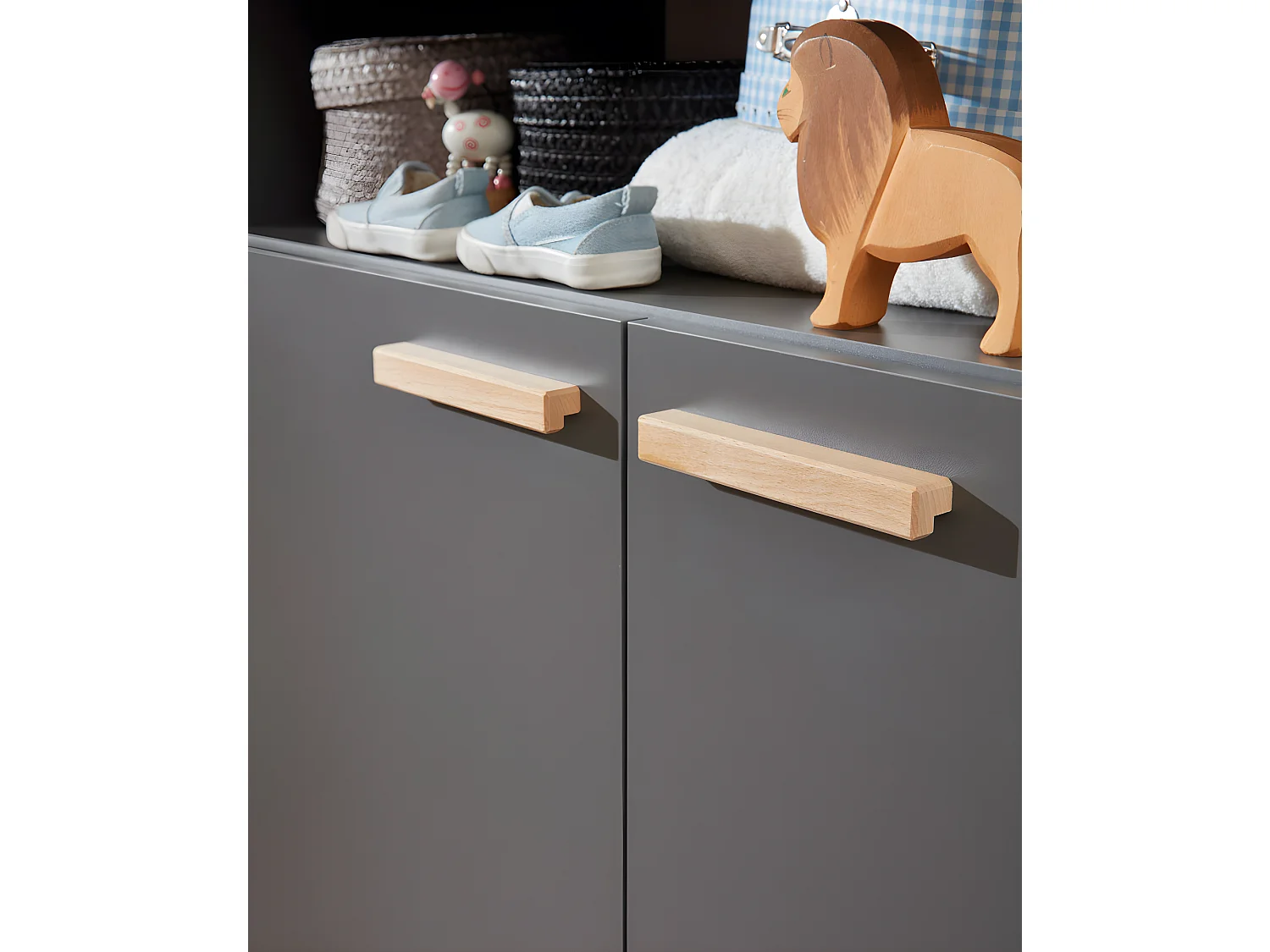 MatsBaby luiertafel 2 deuren, 1 open vak grijs.