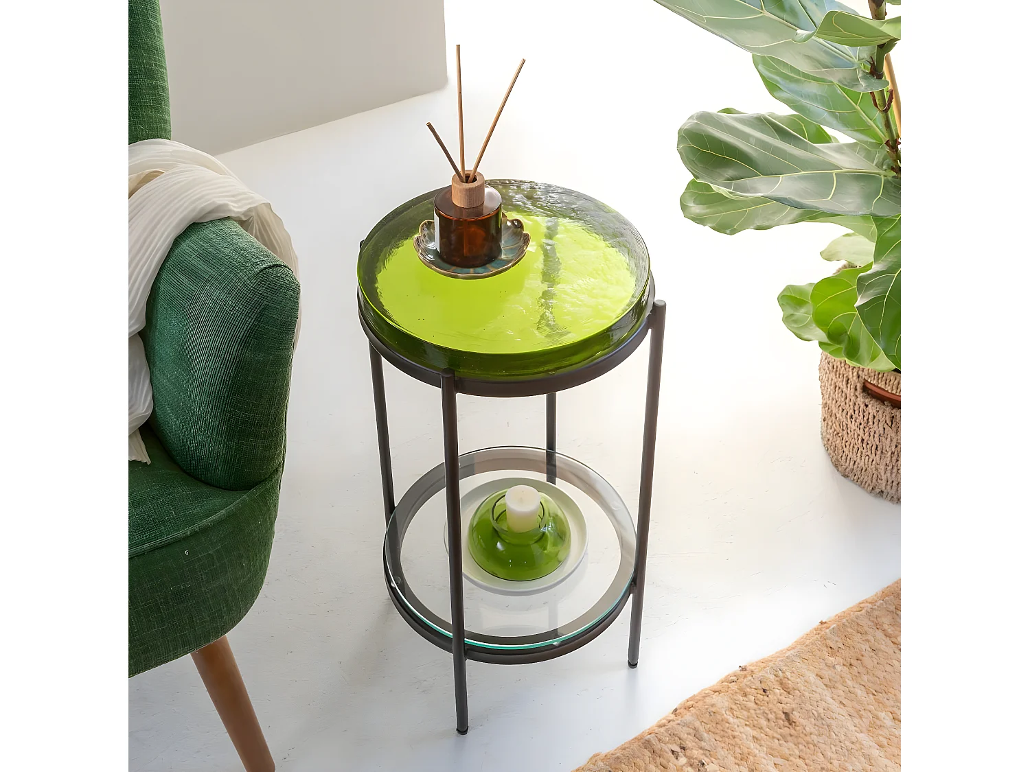 Bout de canapé plateau en verre vert Lise