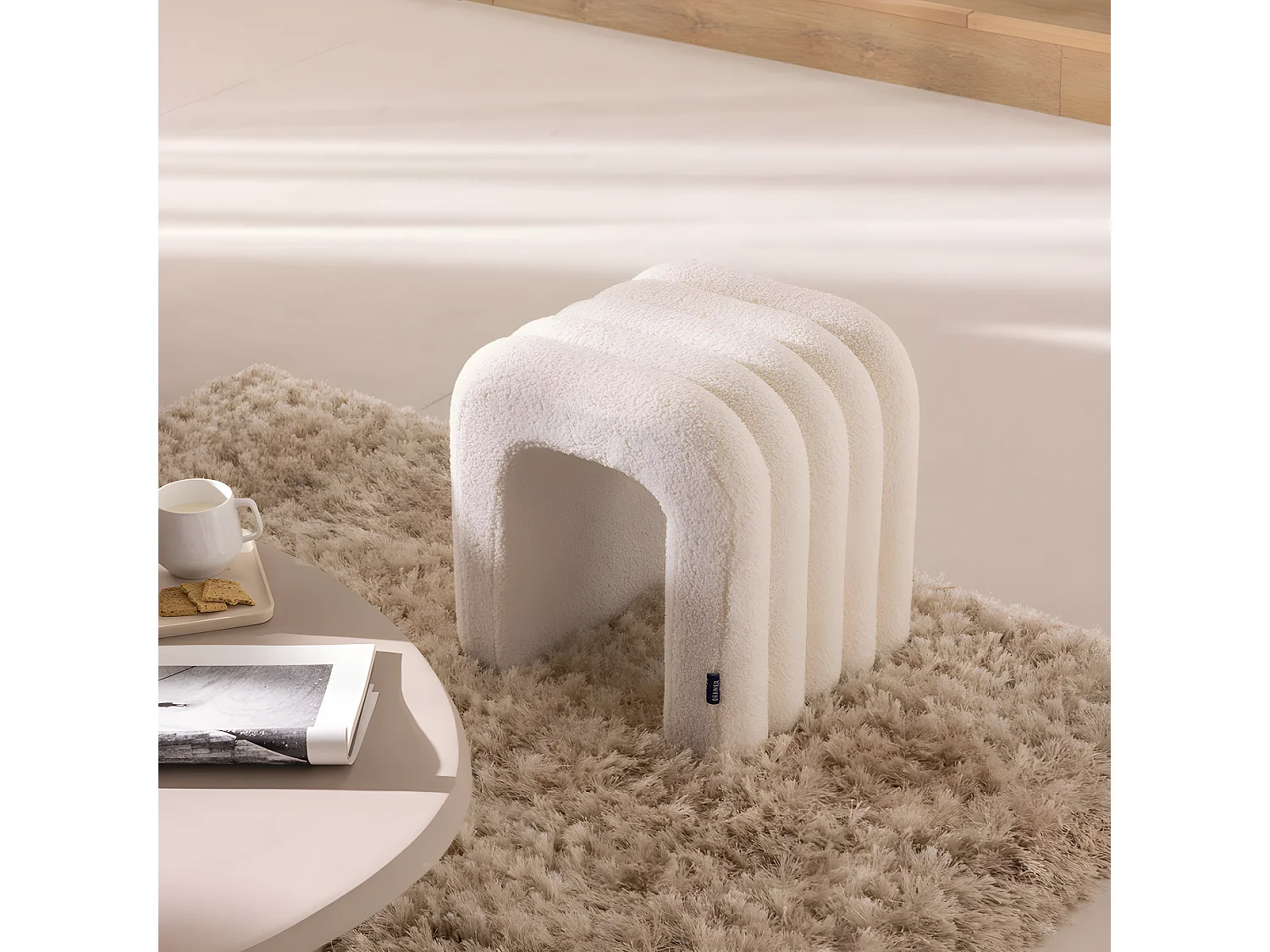 Mui - Tabouret rembourré en tissu bouclette - Blanc