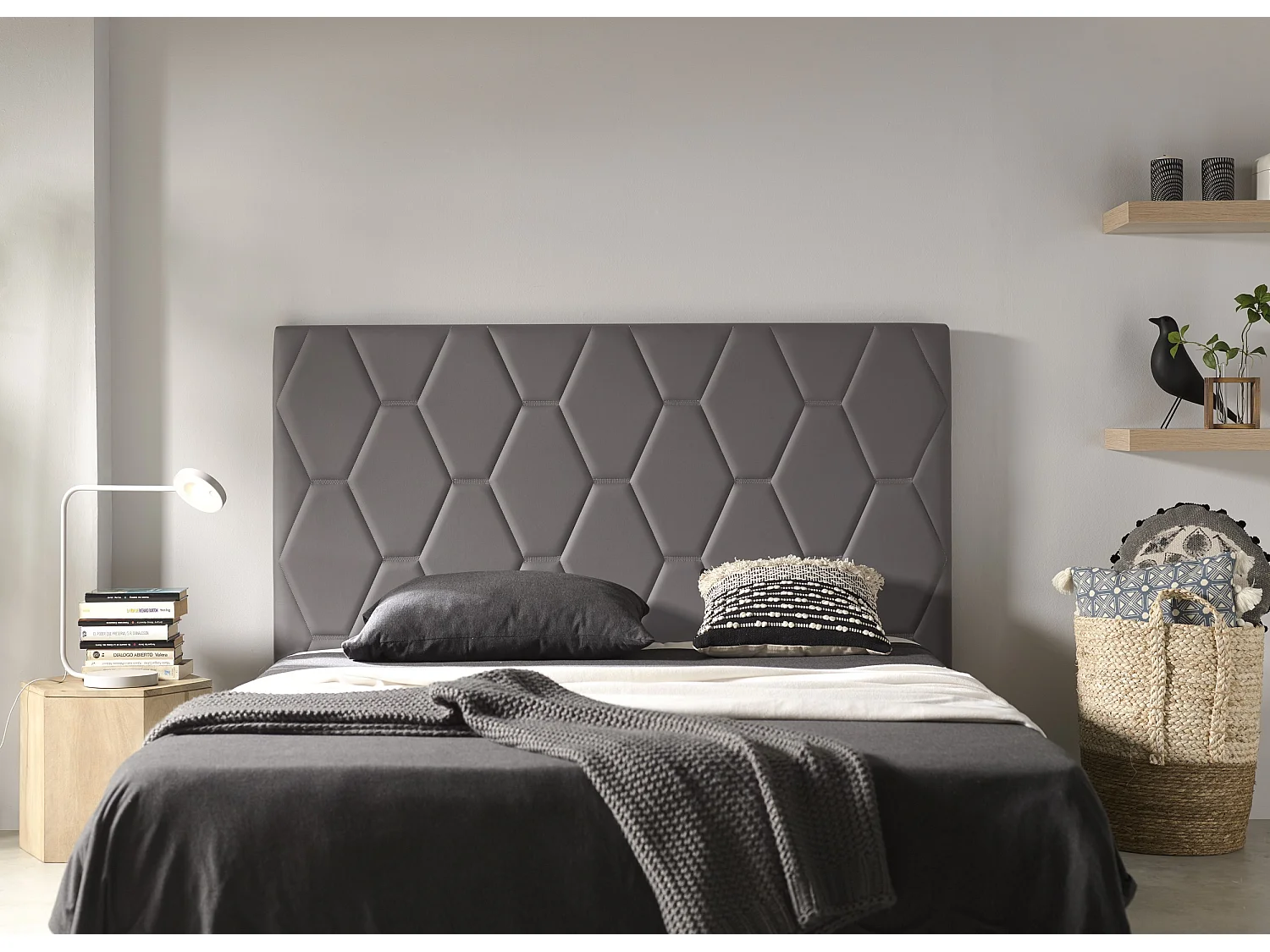 Cabecero Ágata para Cama de 135 de Polipiel Gris 154x115x8..