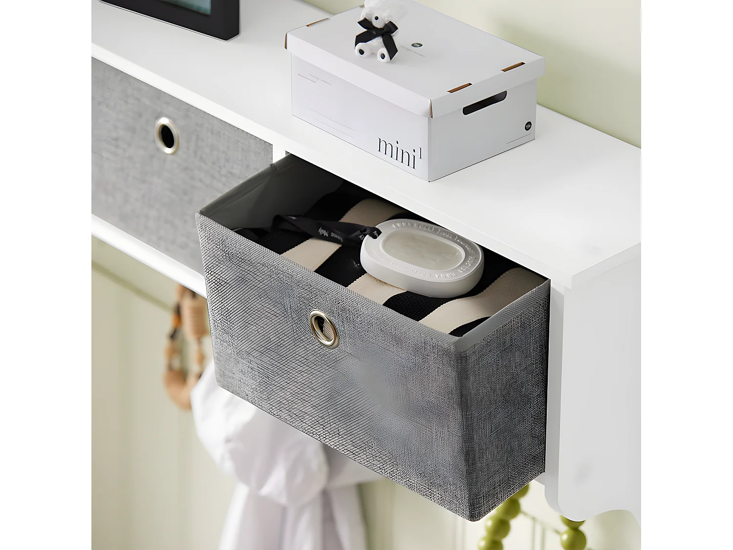 Recibidor Zapatero con Perchero de Estilo Moderno con 2 Solapas para Zapatero y con 5 Ganchos para Perchero Blanco FSR147-W+FRG282-W SoBuy ES