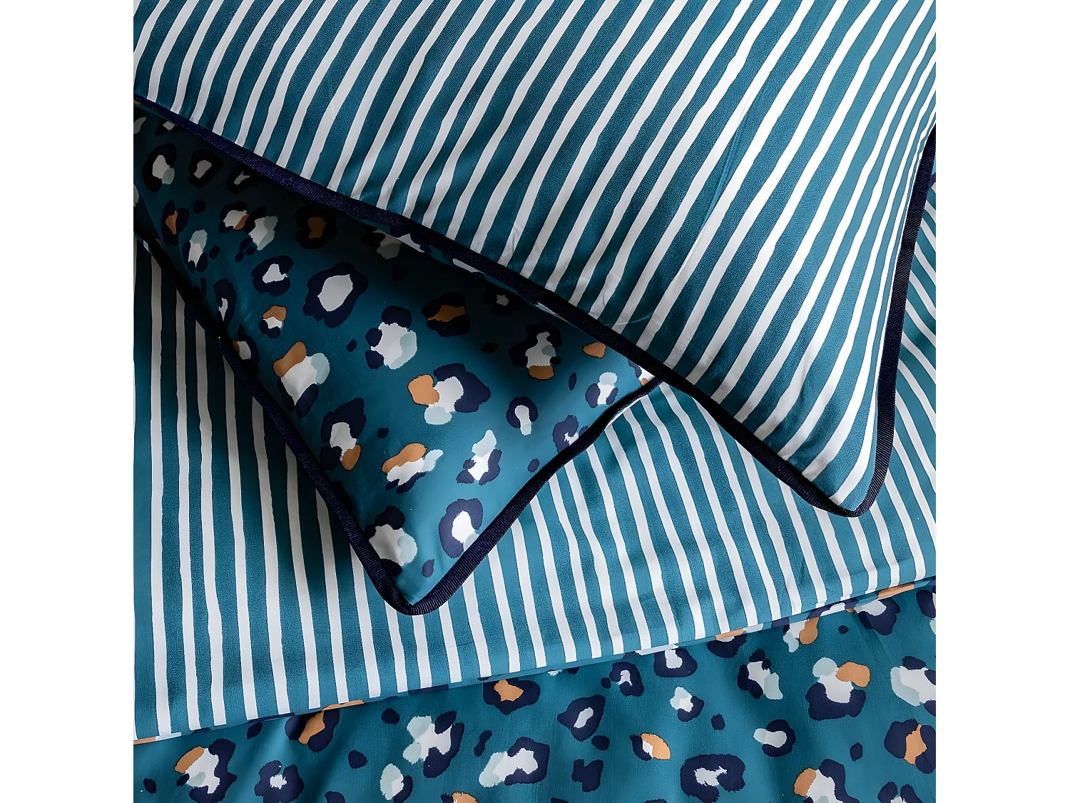 Parure de lit 2 personnes imprimé léopard réversible rayé 260x240cm