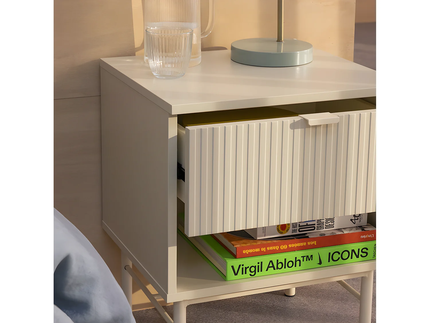 Molly - Table de chevet 1 tiroir, 1 niche en bois et métal - Crème