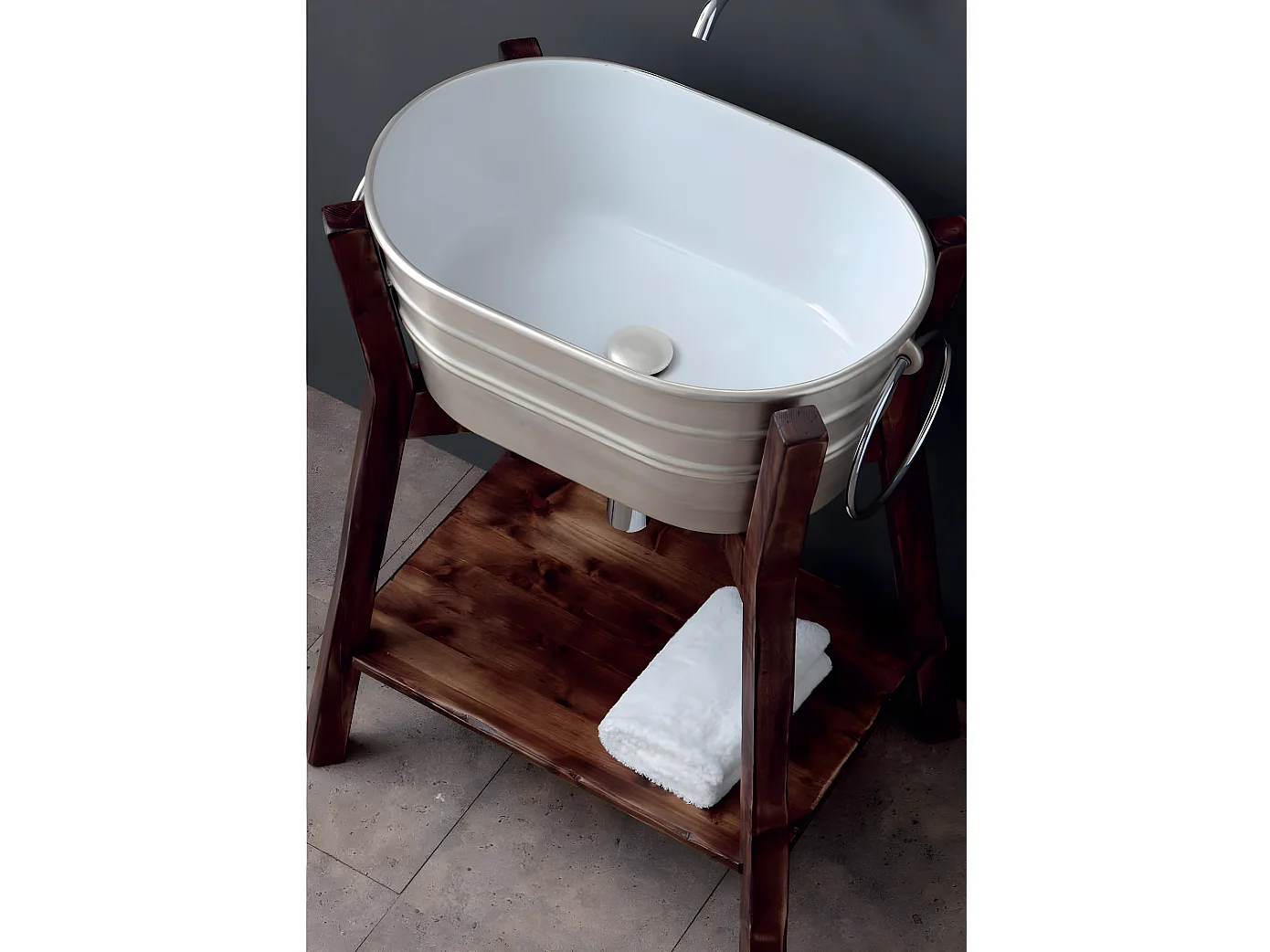 Vasque à poser ovale Tinozza argent satiné avec porte-serviettes