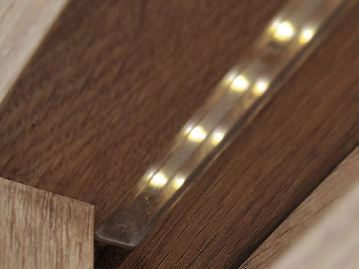 Cómoda Etrmona 107, Com gavetas e portas, Número de gavetas: 3