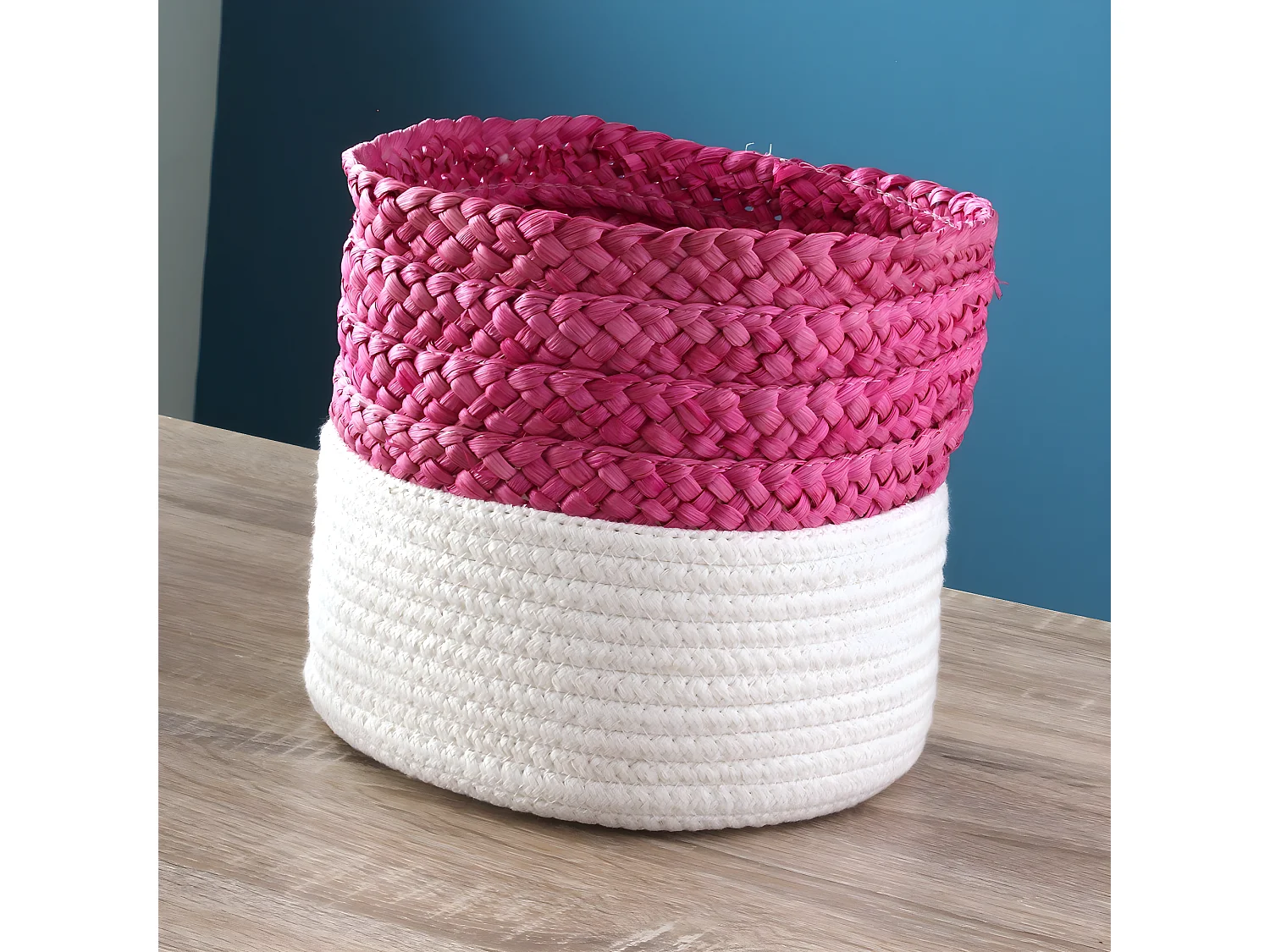 Panier bicolore blanc et rose en corde