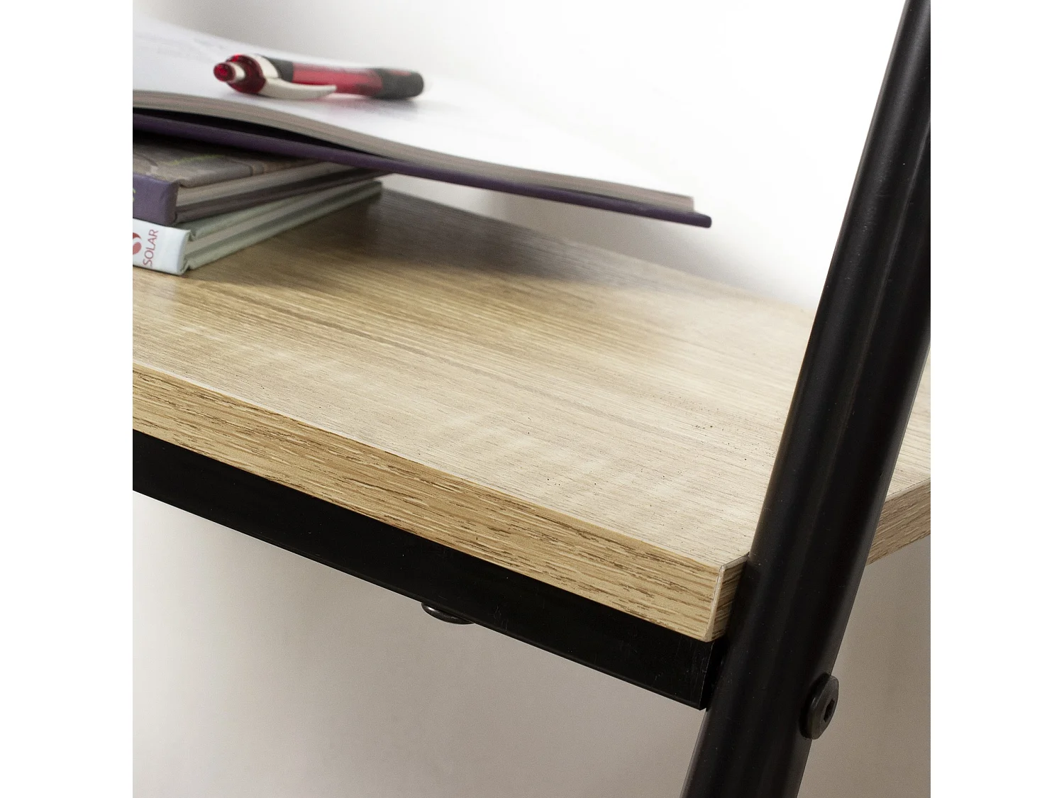 Gardorenständer mit 2 Regalen im Industrial-Stil