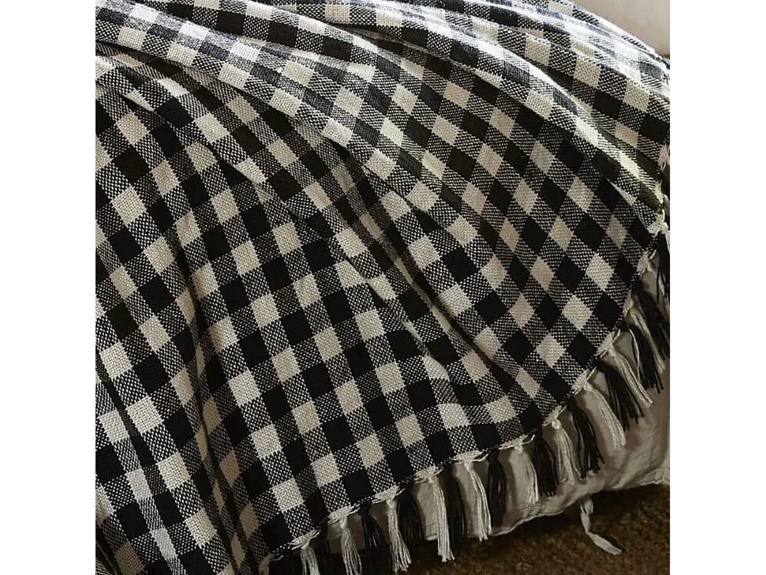 Plaid à franges à carreaux 130 x 160 cm