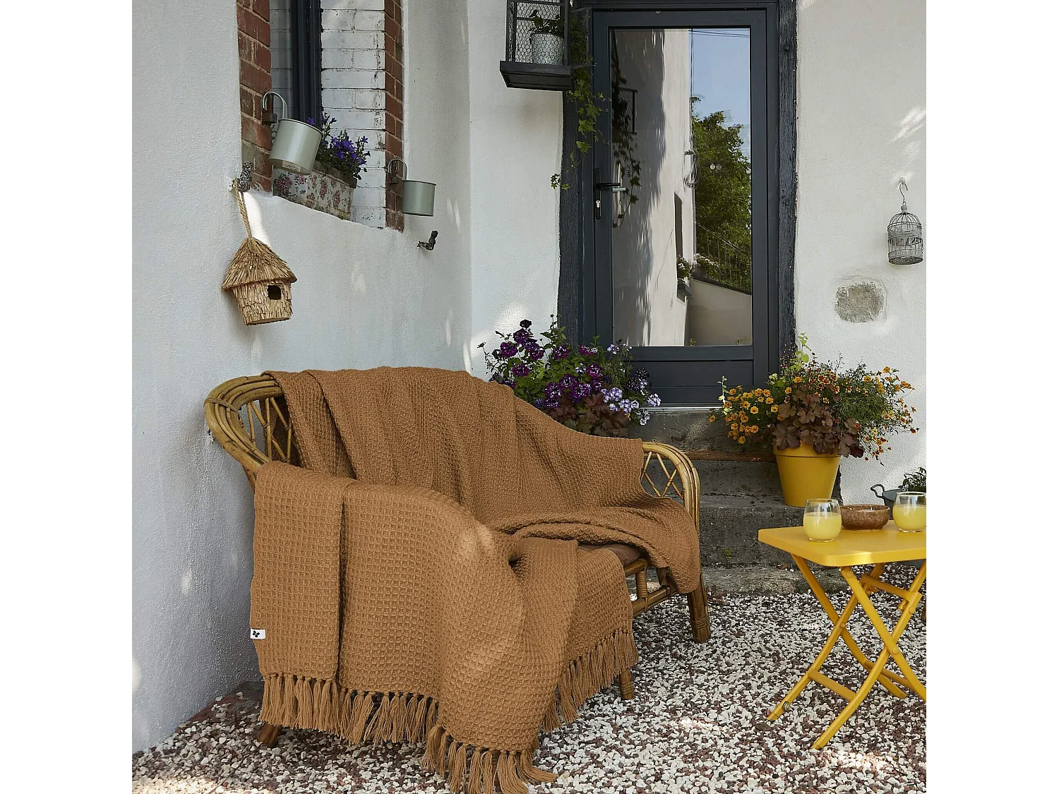 Plaid à franges camel matière recyclée 130 x 160 cm