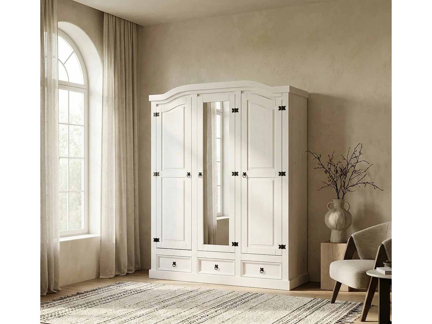 New Mexico Armoire 3 portes avec une porte miroir, 2 portes lambrissées et 3 tiroirs, en blanc ciré.