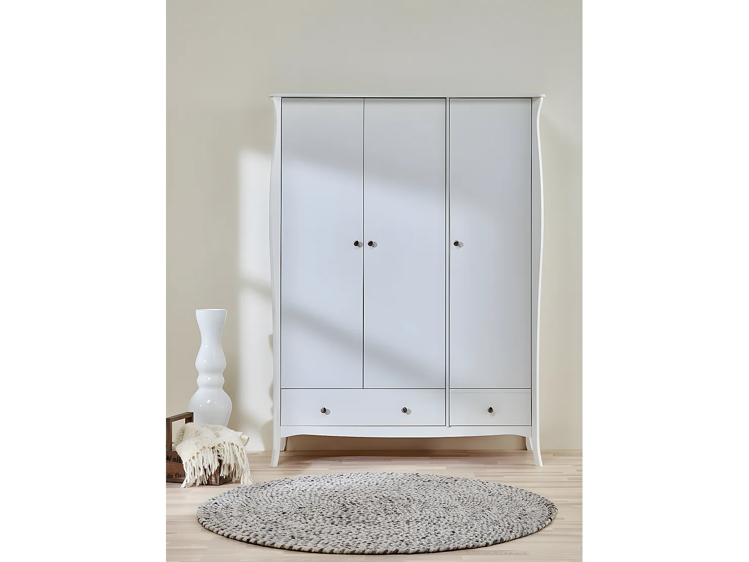 Baroque Armoire 3 portes avec 2 tiroirs largeur 143 cm, hauteur 192 cm, blanc.